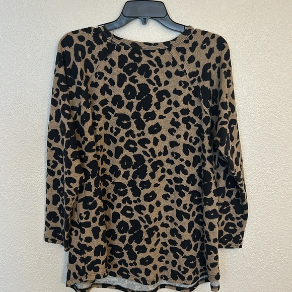 Women’s long sleeves leopard tunic size small. - Picture 3 of 4